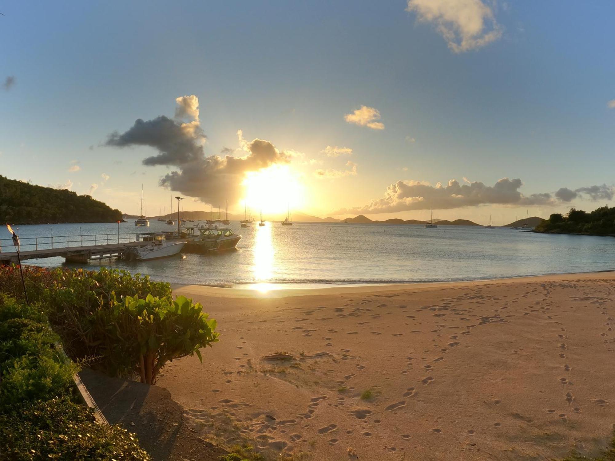 Fantastic Penthouse At Sunset Serenade Suites Cruz Bay ภายนอก รูปภาพ